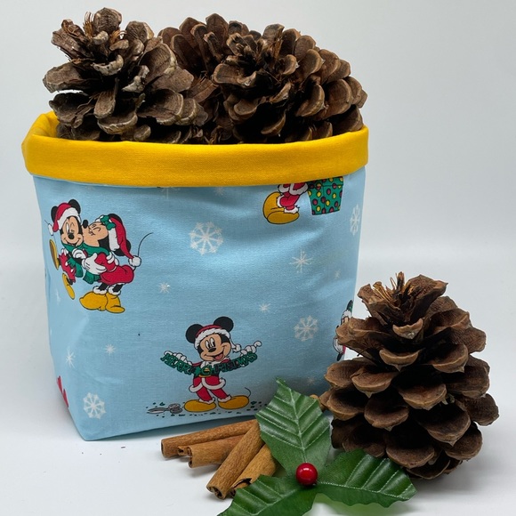 LAST ONE Handmade Disney Christmas Fabric Basket / Mickey Minnie Mouse Winter - Picture 1 of 4